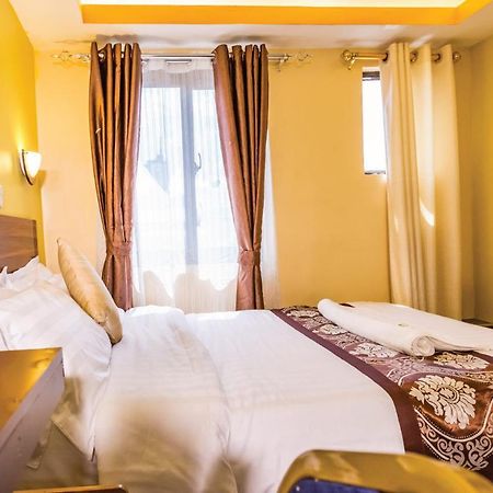 Hotel Green Court Nairobi Buitenkant foto