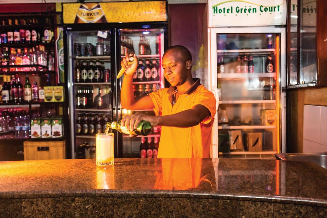 Hotel Green Court Nairobi Buitenkant foto