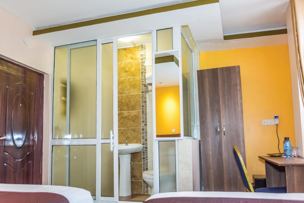 Hotel Green Court Nairobi Buitenkant foto