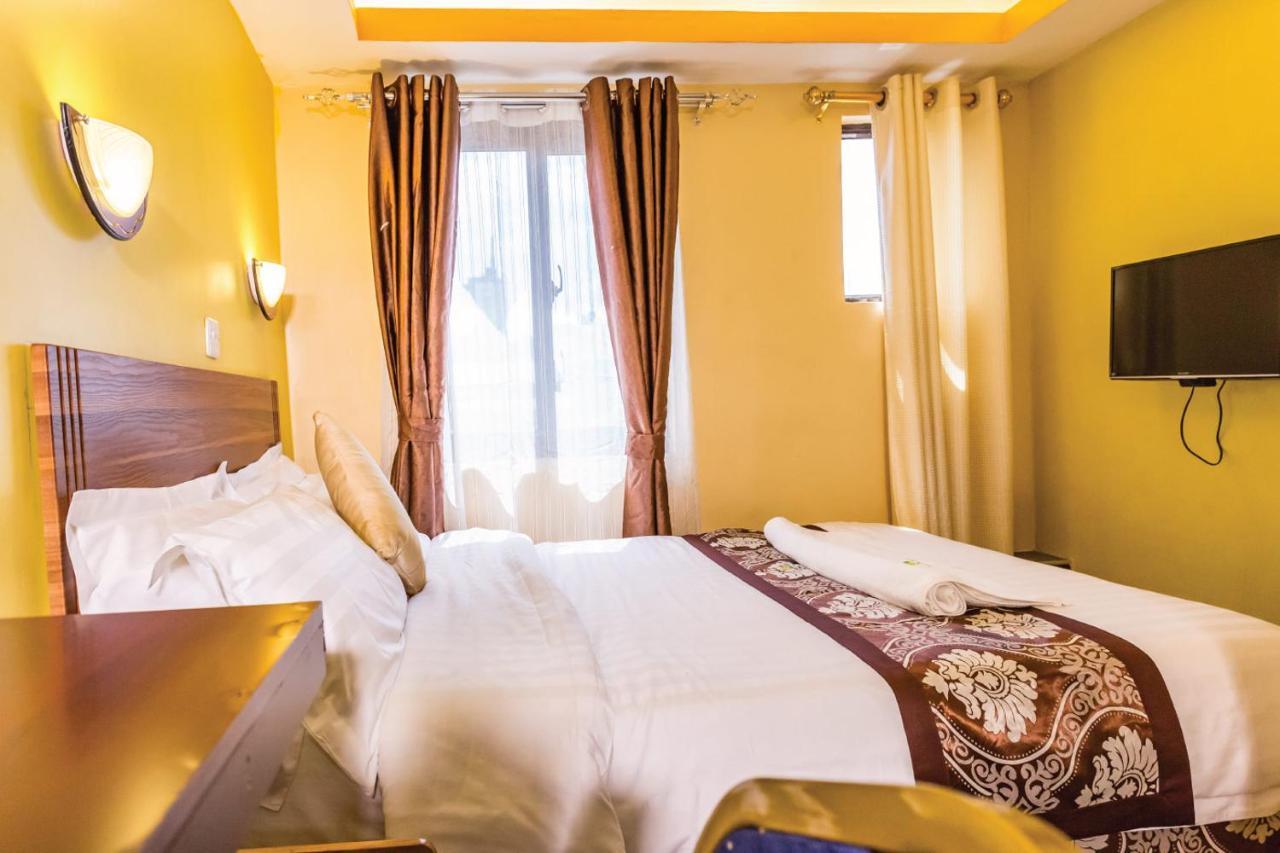 Hotel Green Court Nairobi Buitenkant foto