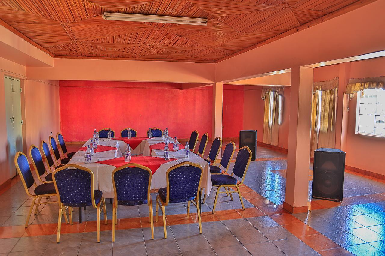 Hotel Green Court Nairobi Buitenkant foto