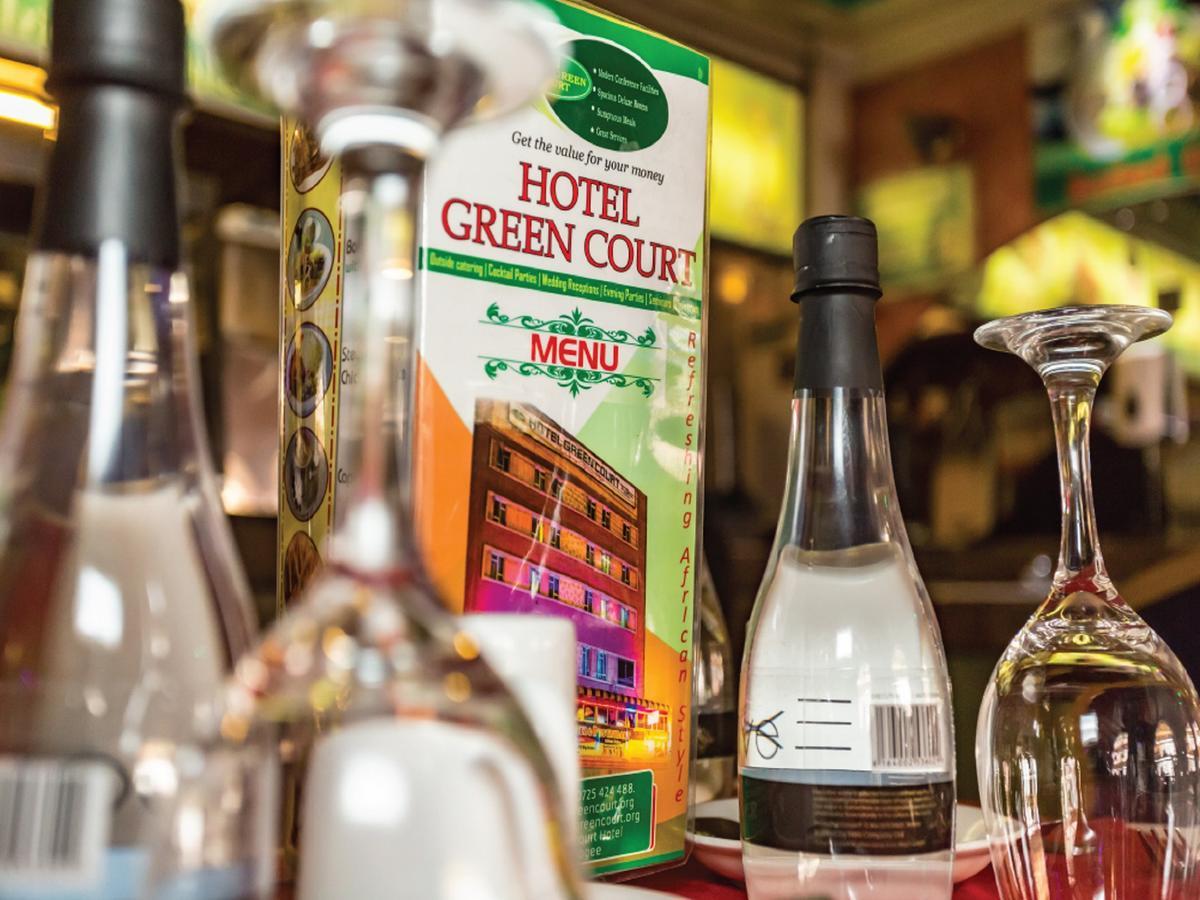 Hotel Green Court Nairobi Buitenkant foto